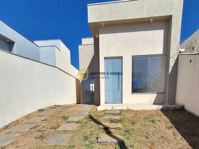 #1660 - Casa para Venda em Pedro Leopoldo - MG